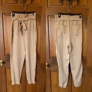 tan abercrombie trouser pants